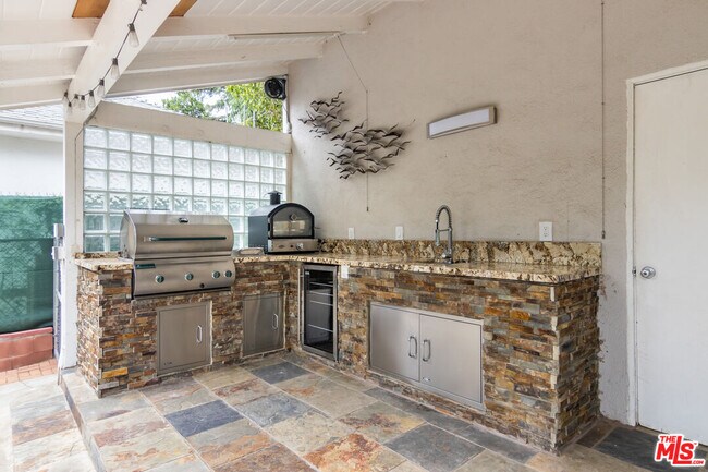 Building Photo - 5326 Leghorn Ave