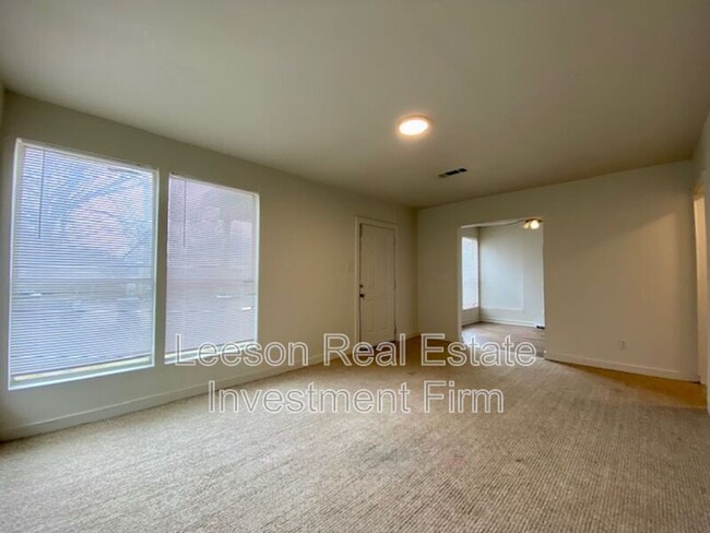 Building Photo - 501 Wyche St