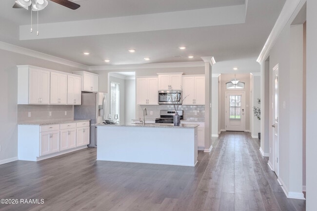 Building Photo - 400 Eastwood Dr