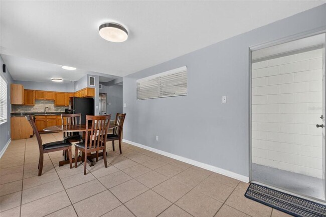 Building Photo - 3015 Tampico Dr