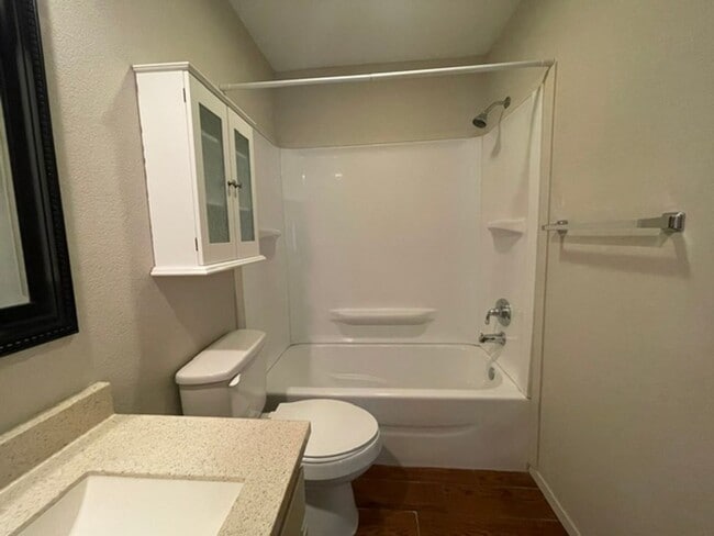 Building Photo - 7536 Meadowlark Ln N