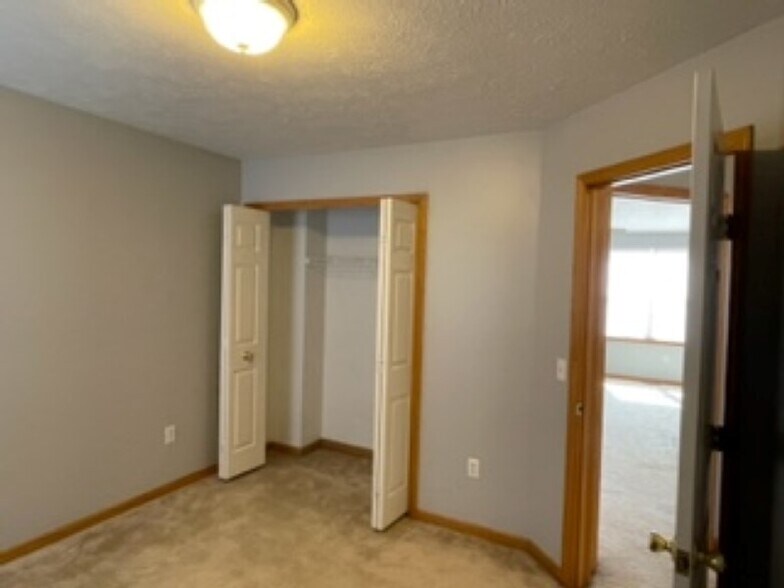 Building Photo - 5307 Chaucer Dr