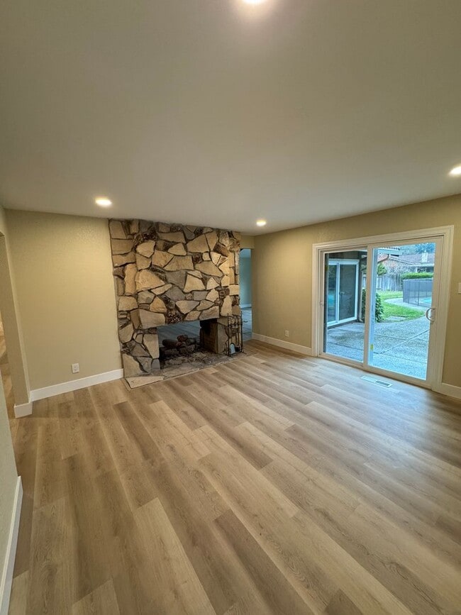 Building Photo - VAILABLE NOW! G O R G E O U S Single Story 3 Bed 2 Bath with Pool