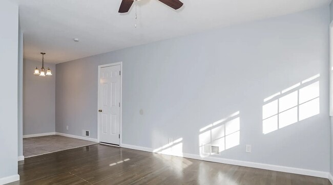 Building Photo - 14804 Bellaire Ave
