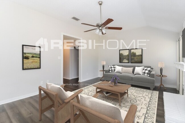 Building Photo - 4404 Lakeview Dr