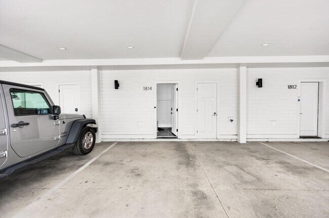 Building Photo - Luxury 3BE/3.5BA located in one of Nashville’s most walkable and vibrant neighborhoods.