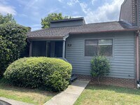 Building Photo - 109 Harvest Dr