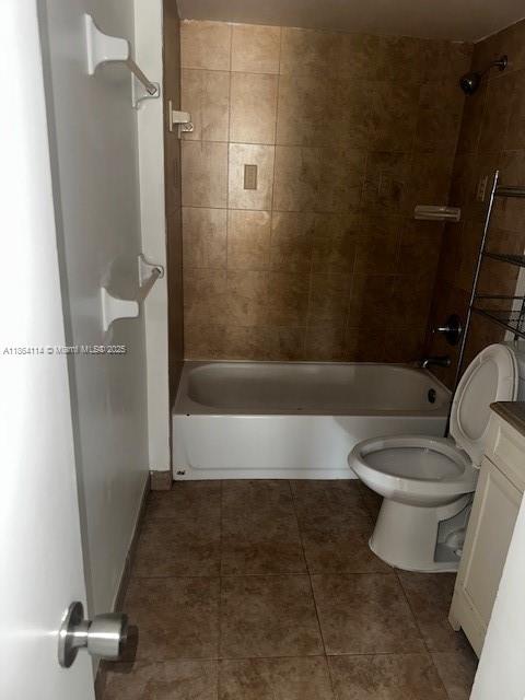 Building Photo - 4160 Inverrary Dr