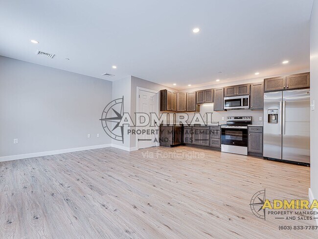 Building Photo - 3 Strafford Rd