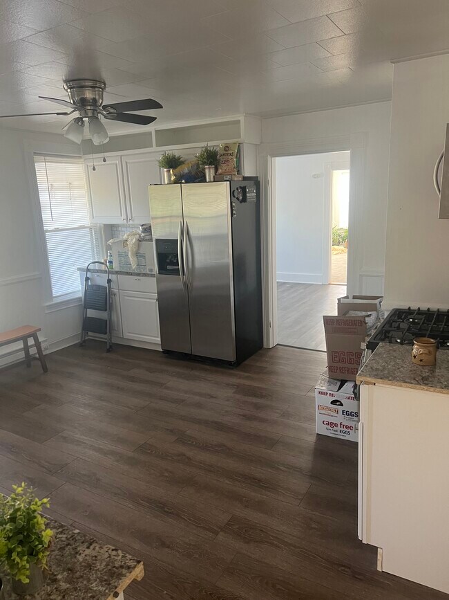 Building Photo - 86 Cottage St