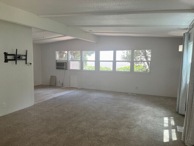 Building Photo - 355 E 400 S