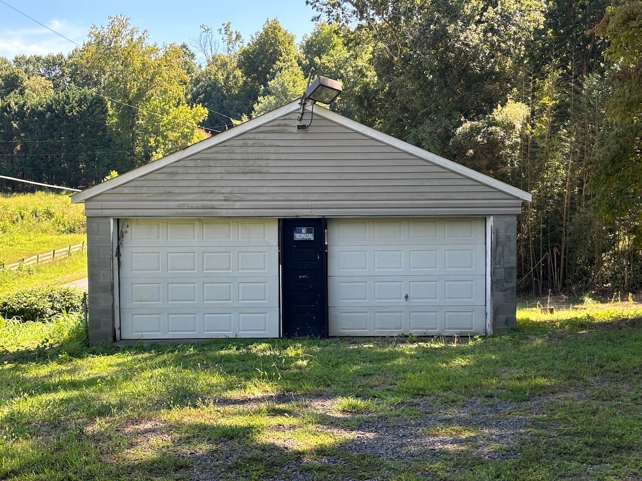 Building Photo - 2128 McKnight Mill Rd