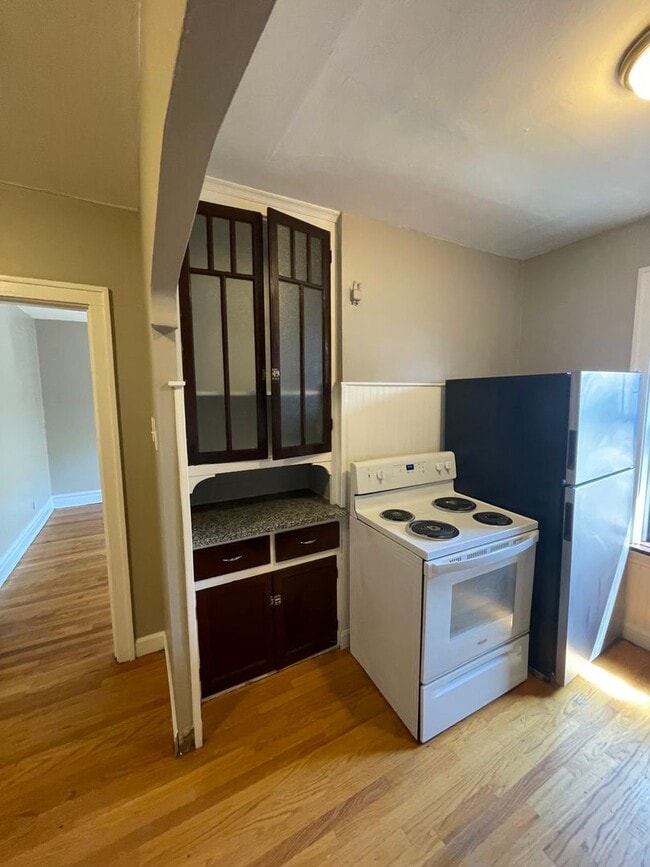 Building Photo - 4018 Hydraulic Ave