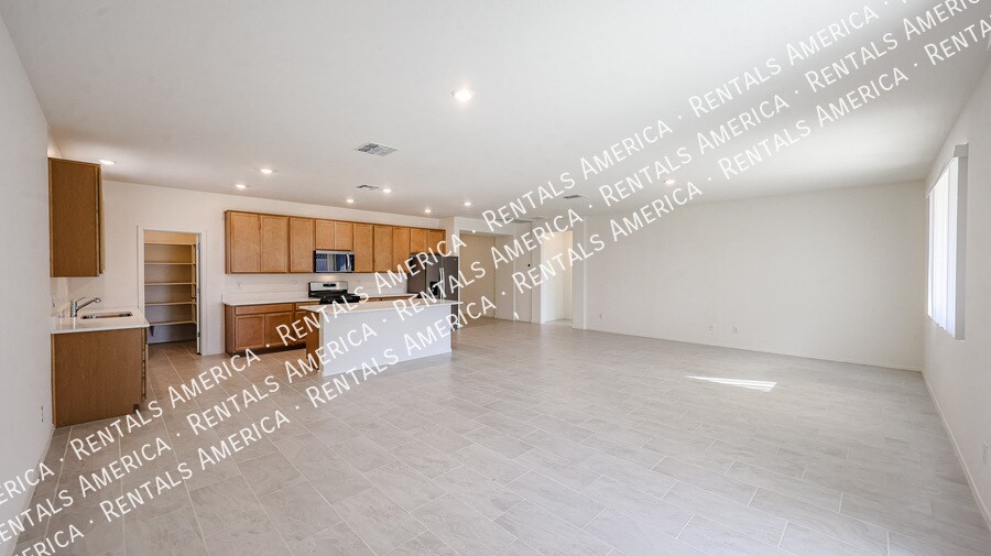 Building Photo - 17175 W Blue Sky Dr