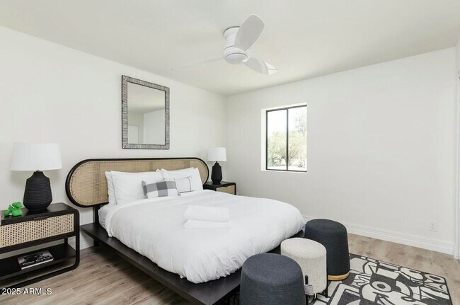 Building Photo - 11212 N Sundown Dr