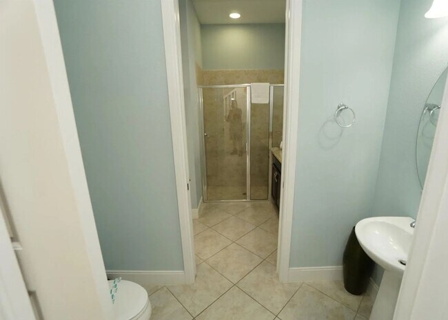 Building Photo - 510 Captiva Dr