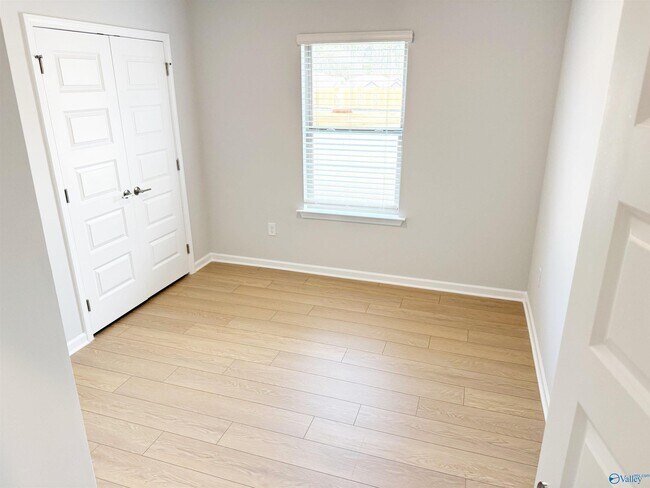 Building Photo - 217 Stockyard Cir