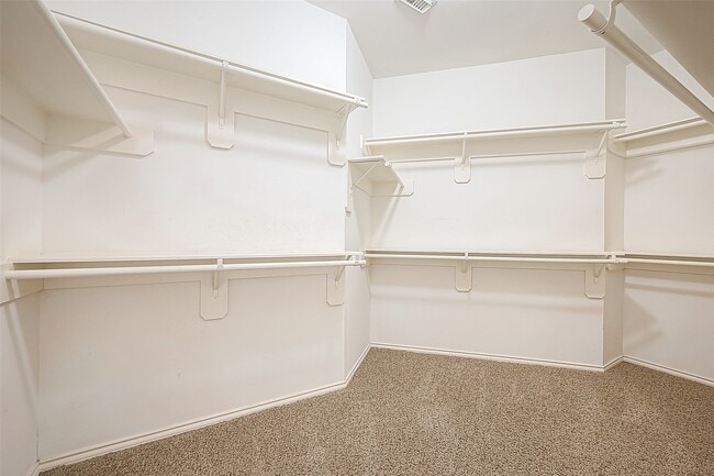 Building Photo - 21411 Willow Glade Dr