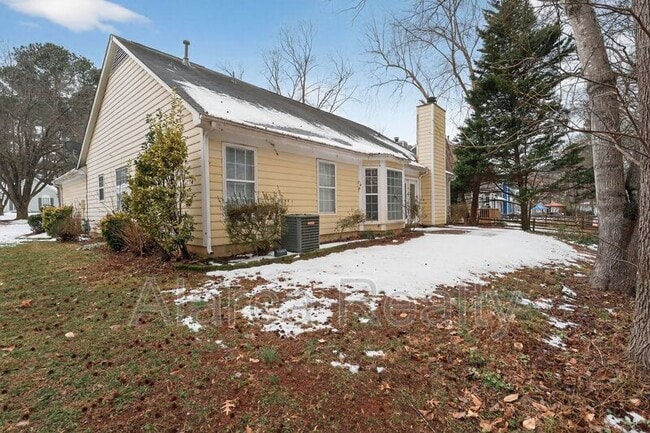 Building Photo - 11025 Scrimshaw Ln