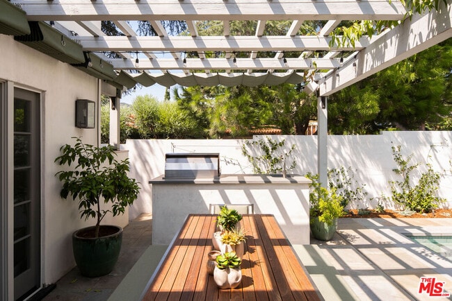 Building Photo - 3787 Glenfeliz Blvd