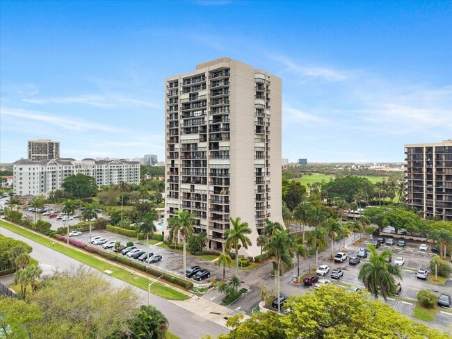 Building Photo - 2425 Presidential Way