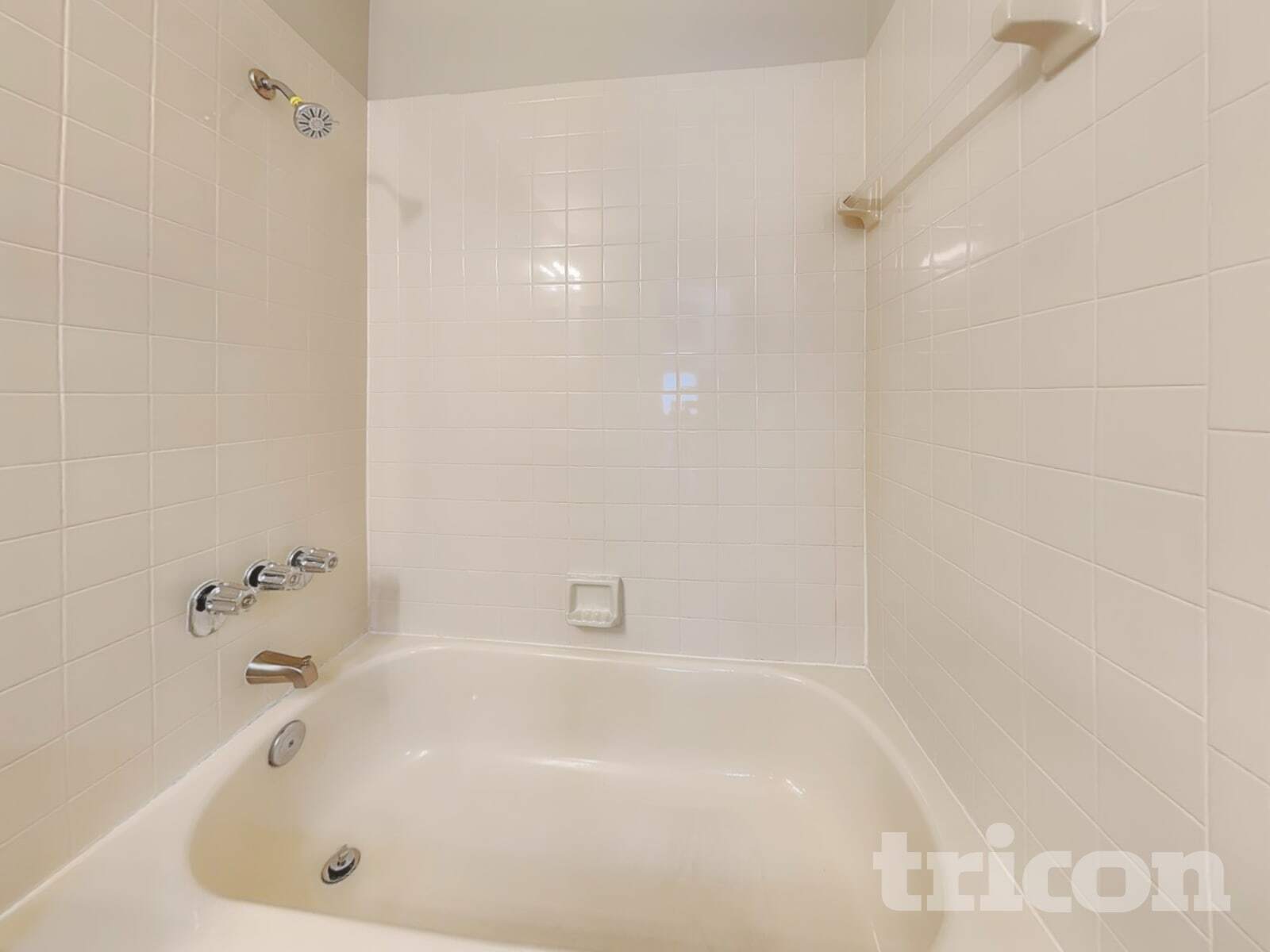 Building Photo - 714 49th St E