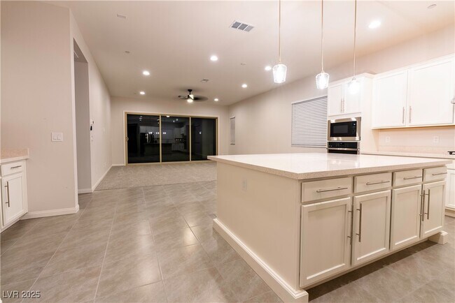 Building Photo - 11658 Hatchling Ave