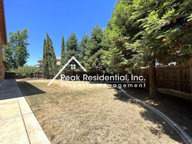 Building Photo - Spacious Anatolia 6bd/3.5ba Home with 5 Car Garage