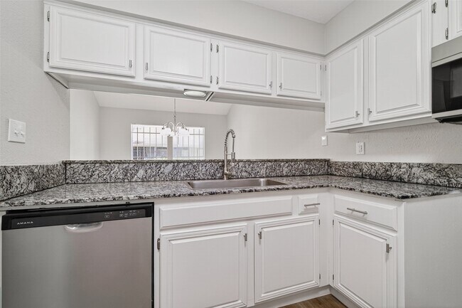 Building Photo - 12227 W Village Dr