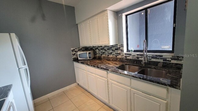 Building Photo - 4728 Capri Pl