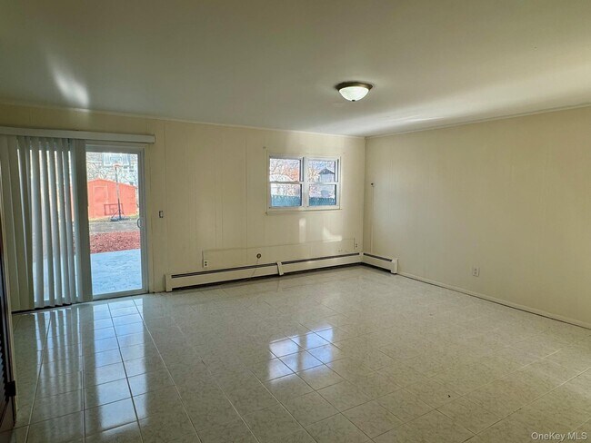 Building Photo - 10 Chaucer Ct