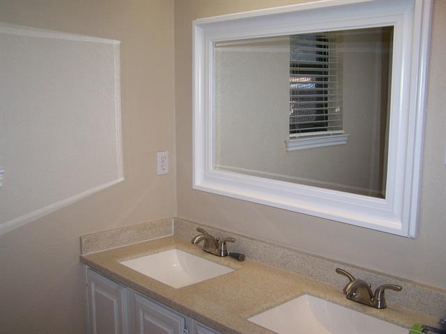 Building Photo - 827 Meandering Way