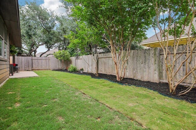 Building Photo - 2228 Hilltop Climb Dr