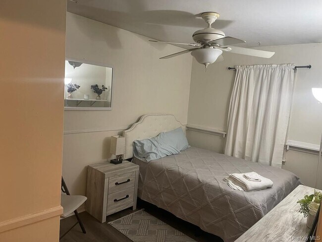 Building Photo - 3 Plymouth Rock Ct