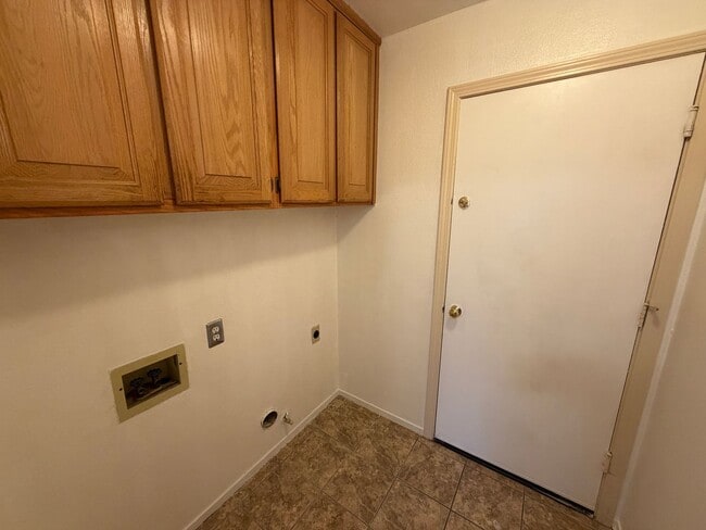 Building Photo - Cute Home in EGUSD