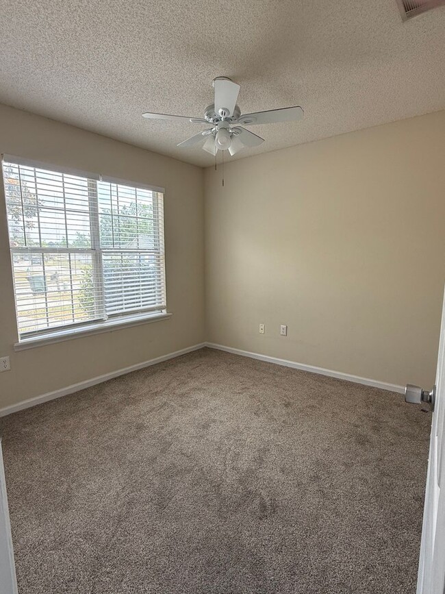Building Photo - 3 Bedroom/2 Bath Home in Valdosta