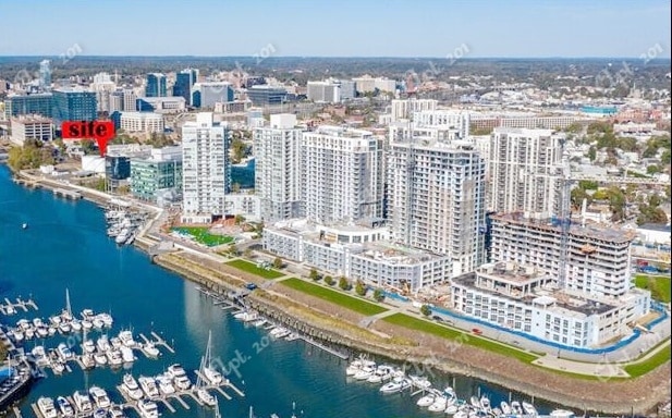 Blocks to HP Waterfront - 9 Pulaski St