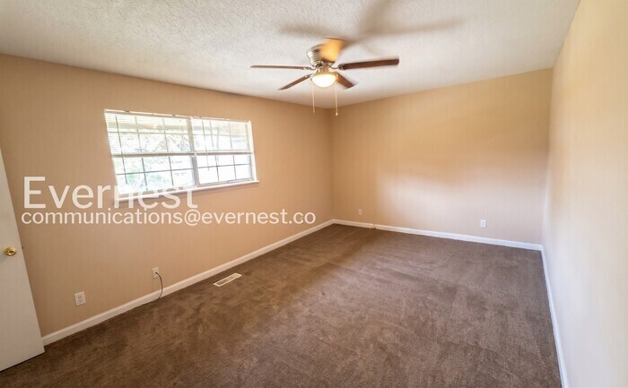 Building Photo - 716 Marley Way