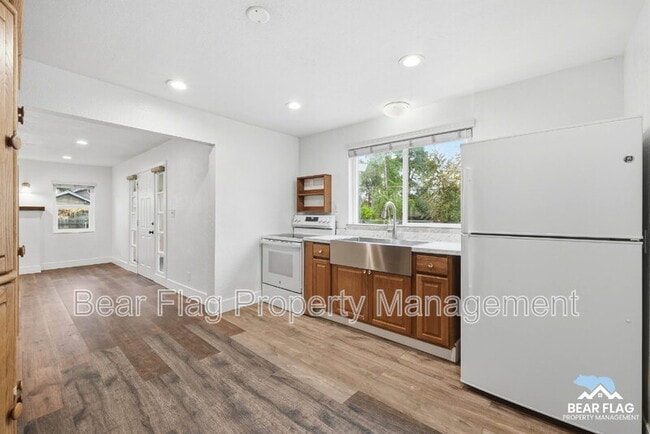 Building Photo - 3351 Albany Way