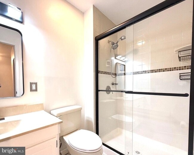 Building Photo - 532 Riviera Dr