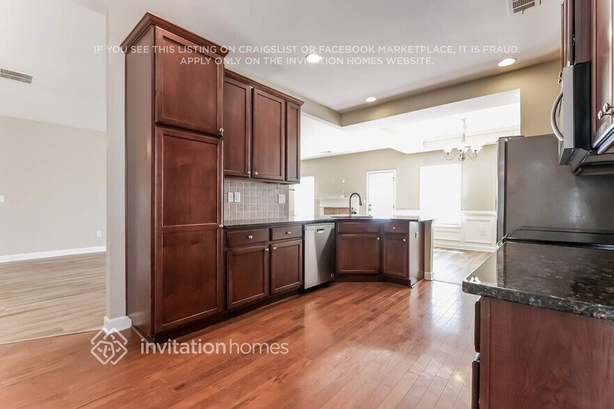 Building Photo - 4457 Links Blvd