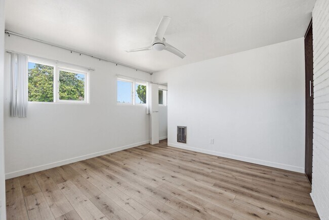 Building Photo - 6105 Dorothy Dr