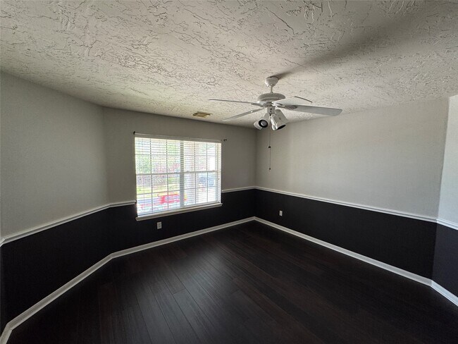 Building Photo - 20810 Deauville Dr