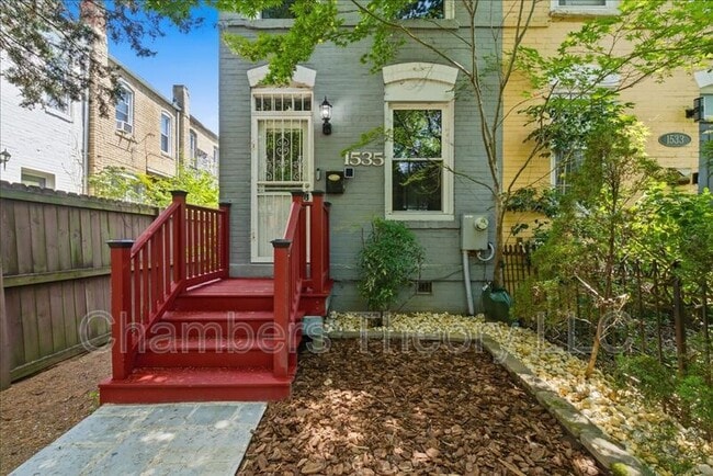 Building Photo - 1535 Constitution Ave NE