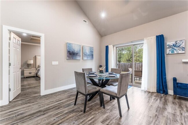 Building Photo - 1805 Woodhause Cir