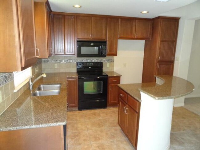 Building Photo - Cottages at Lake Creek / Freestanding One ...