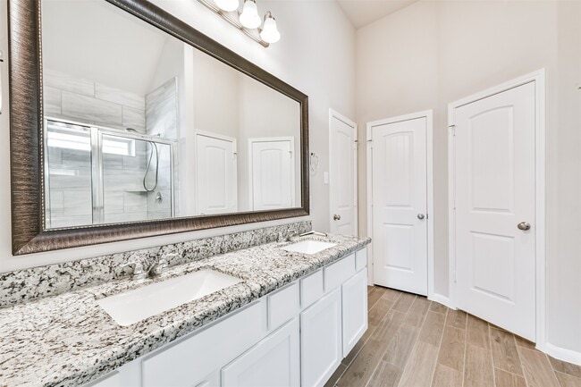 Building Photo - 6330 Lemon Balm Ln