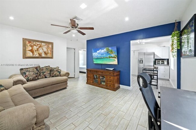 Building Photo - 2 bedroom in Dania Beach FL 33312