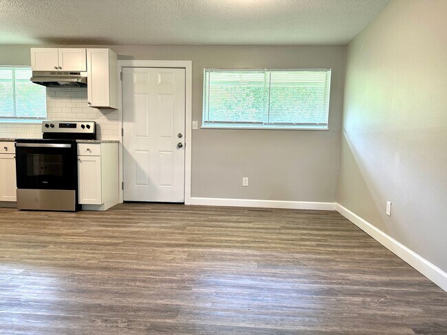 Building Photo - 4408 Lesher Dr
