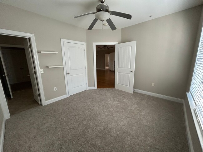 Building Photo - Don't miss this 4-bed, 3-bath condo TWO miles from the ocean!